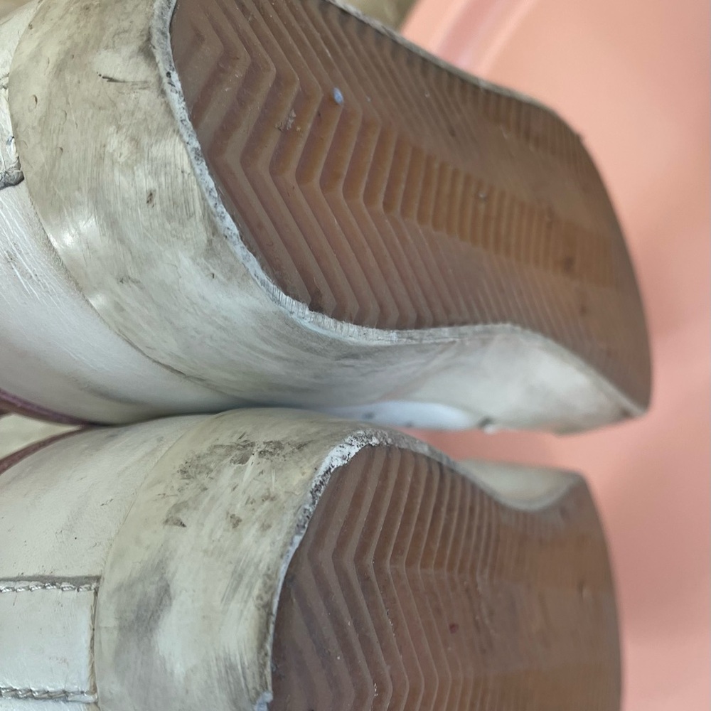 Golden Goose Women's White and Pink Star Sneakers - Picture 3 of 5